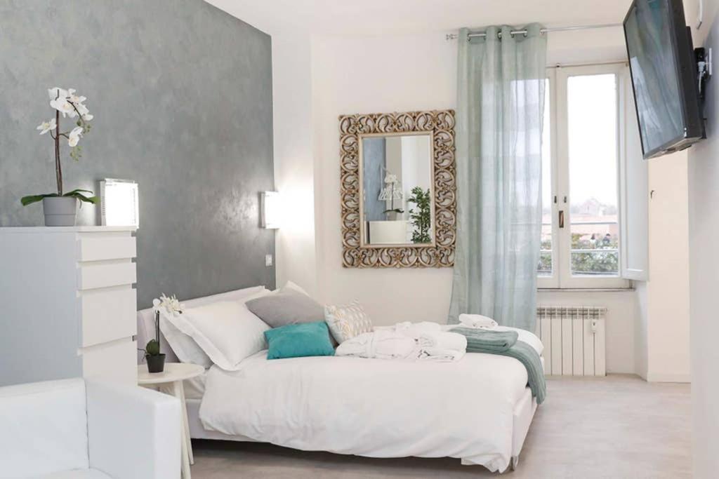 White Panoramic Jacuzzi Suite Trastevere - Top Collection Rome Luaran gambar
