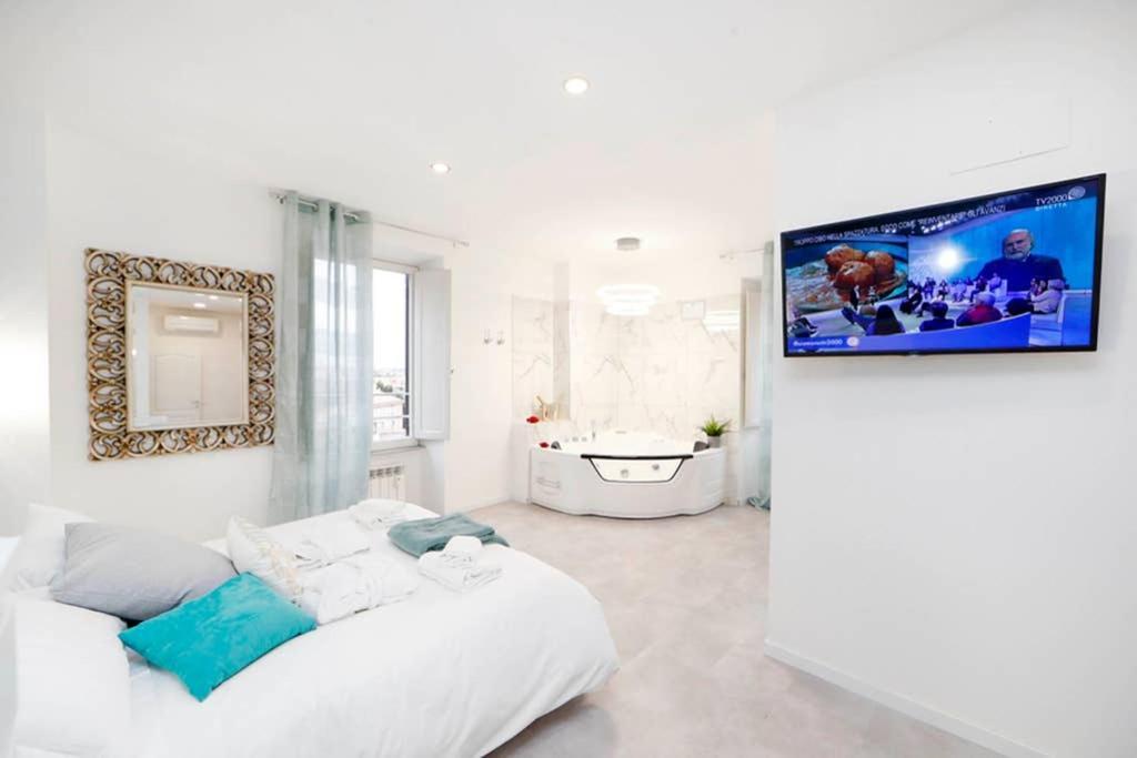 White Panoramic Jacuzzi Suite Trastevere - Top Collection Rome Luaran gambar